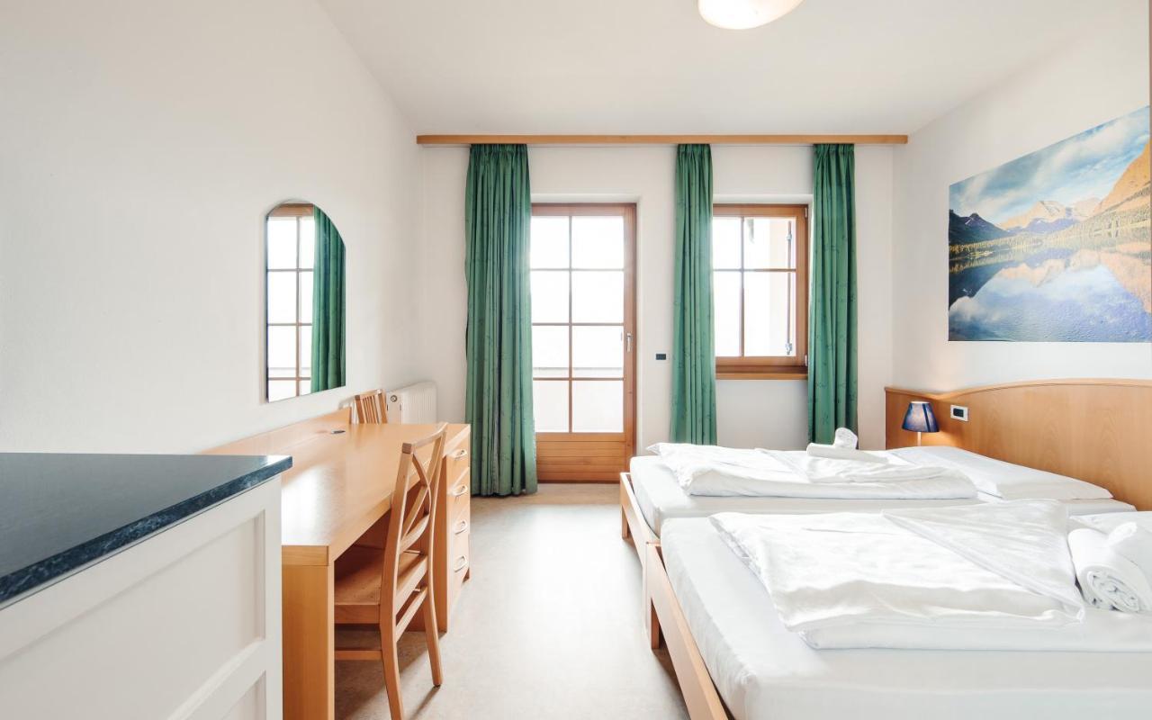 Hotel Corno Bianco Deutschnofen Zimmer foto